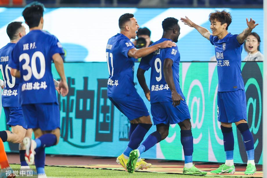 超级杯-阿齐兹谢鹏飞破门 武汉三镇2-0泰山夺冠